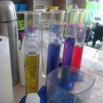 „Kolorowa chemia”, czyli nowe spotkanie z nauką  w przedszkolu.