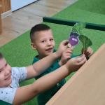  Tak „Smerfy” bawiły się w „Jarzynowy teatr”.