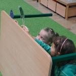  Tak „Smerfy” bawiły się w „Jarzynowy teatr”.