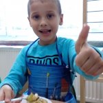 Wyśmienita „Smerfna” sałatka owocowa