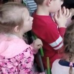 „Królowa Śniegu” w Bajkowej Ósemce – czyli spotkania teatralne w przedszkolu