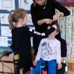 Rodzice dzieciom – poznajemy zawód fryzjera.