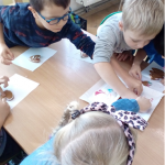 „Smerfy” pomagały 