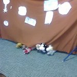 Smerfy bawią się w teatr